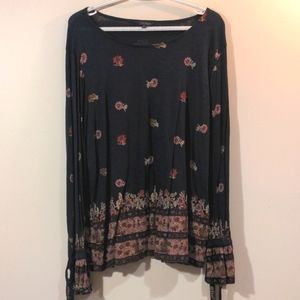 Lucky Brand long sleeve floral t-shirt with ruffle cuff and wrist ties XL